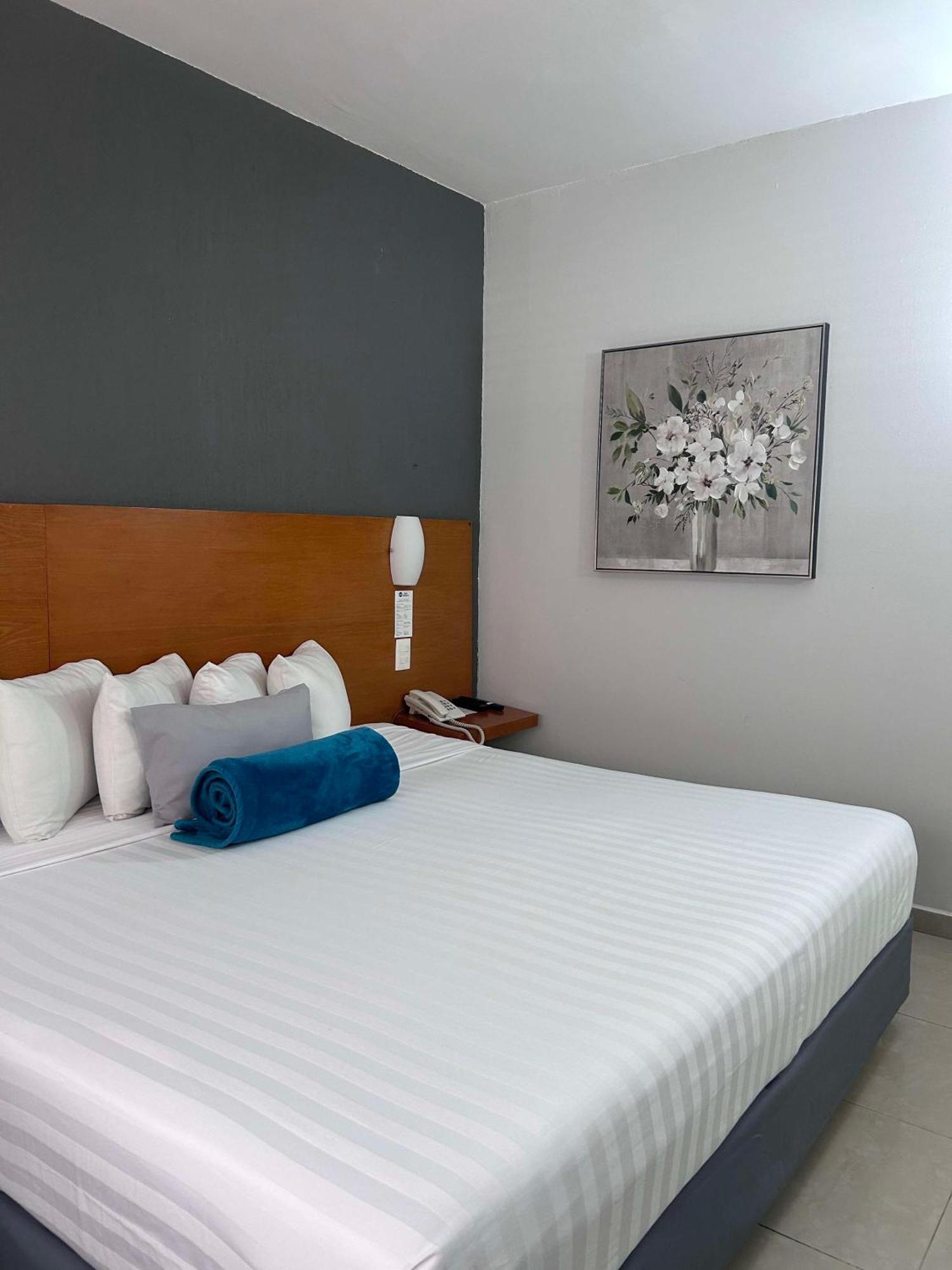Hotel Gran Plaza 4*